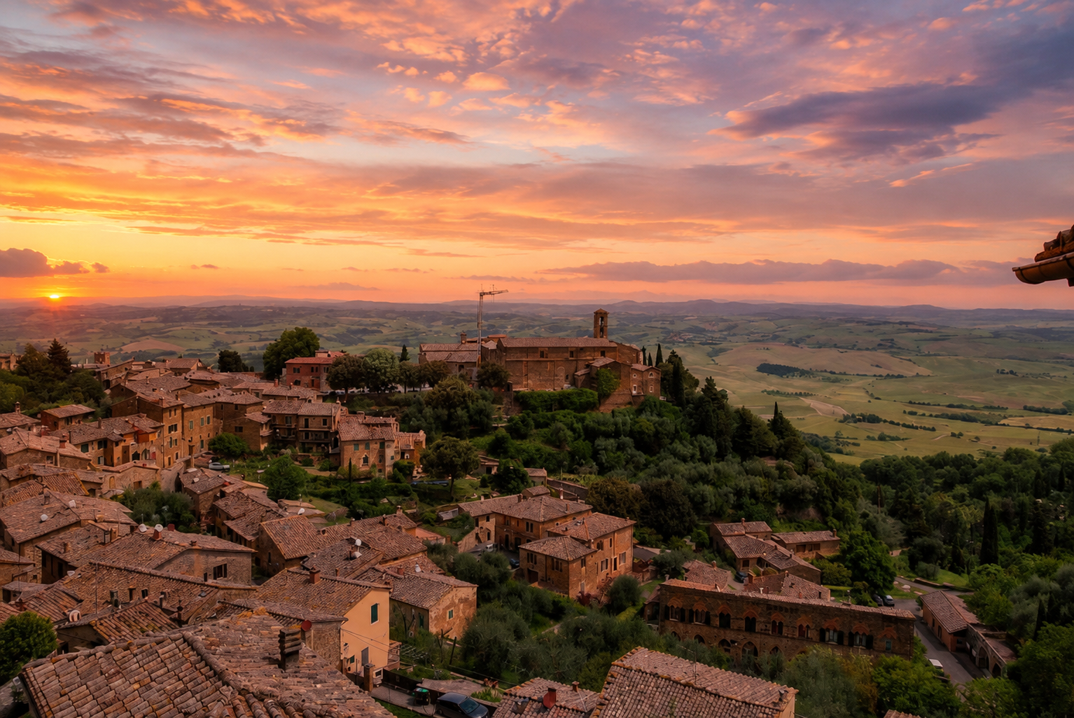 Vista panoramica dalla Divina Suite sui tetti di Montalcino e sulla Val d’Orcia