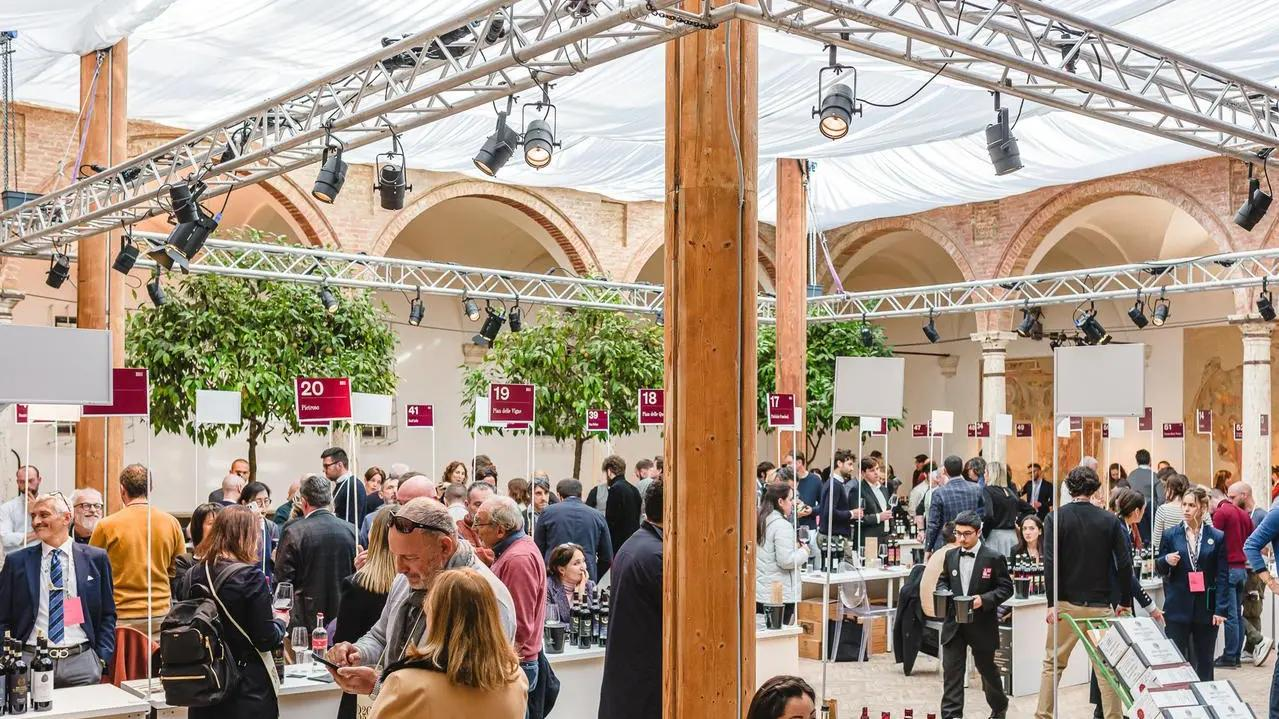 Degustazioni di Benvenuto Brunello nel chiostro
